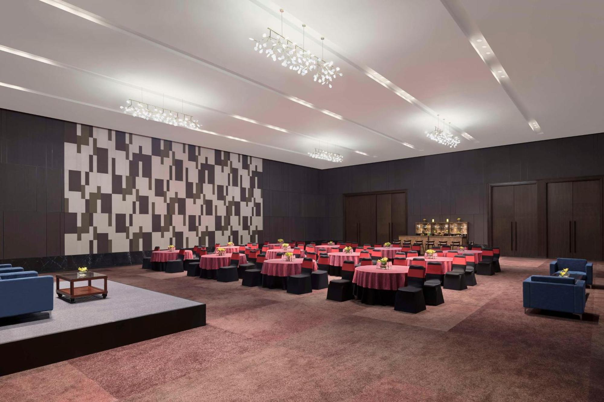 Hilton Bengaluru Embassy Manyata Business Park Ξενοδοχείο Εξωτερικό φωτογραφία