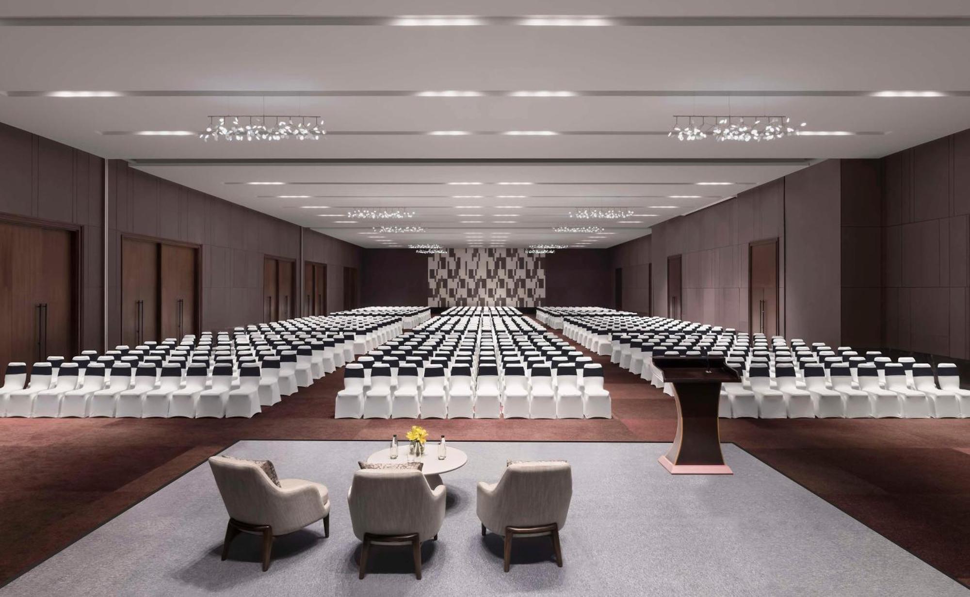 Hilton Bengaluru Embassy Manyata Business Park Ξενοδοχείο Εξωτερικό φωτογραφία