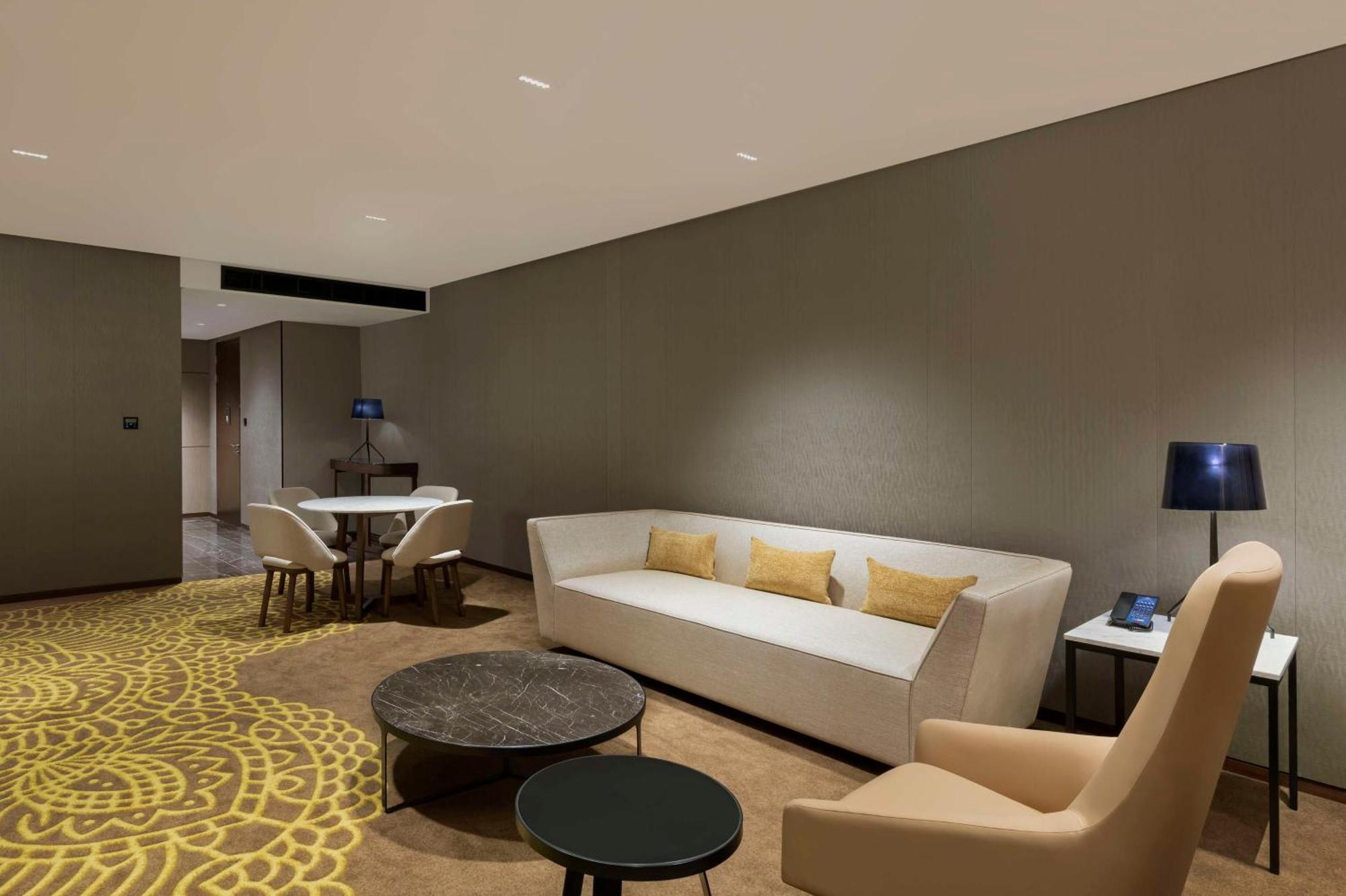 Hilton Bengaluru Embassy Manyata Business Park Ξενοδοχείο Εξωτερικό φωτογραφία