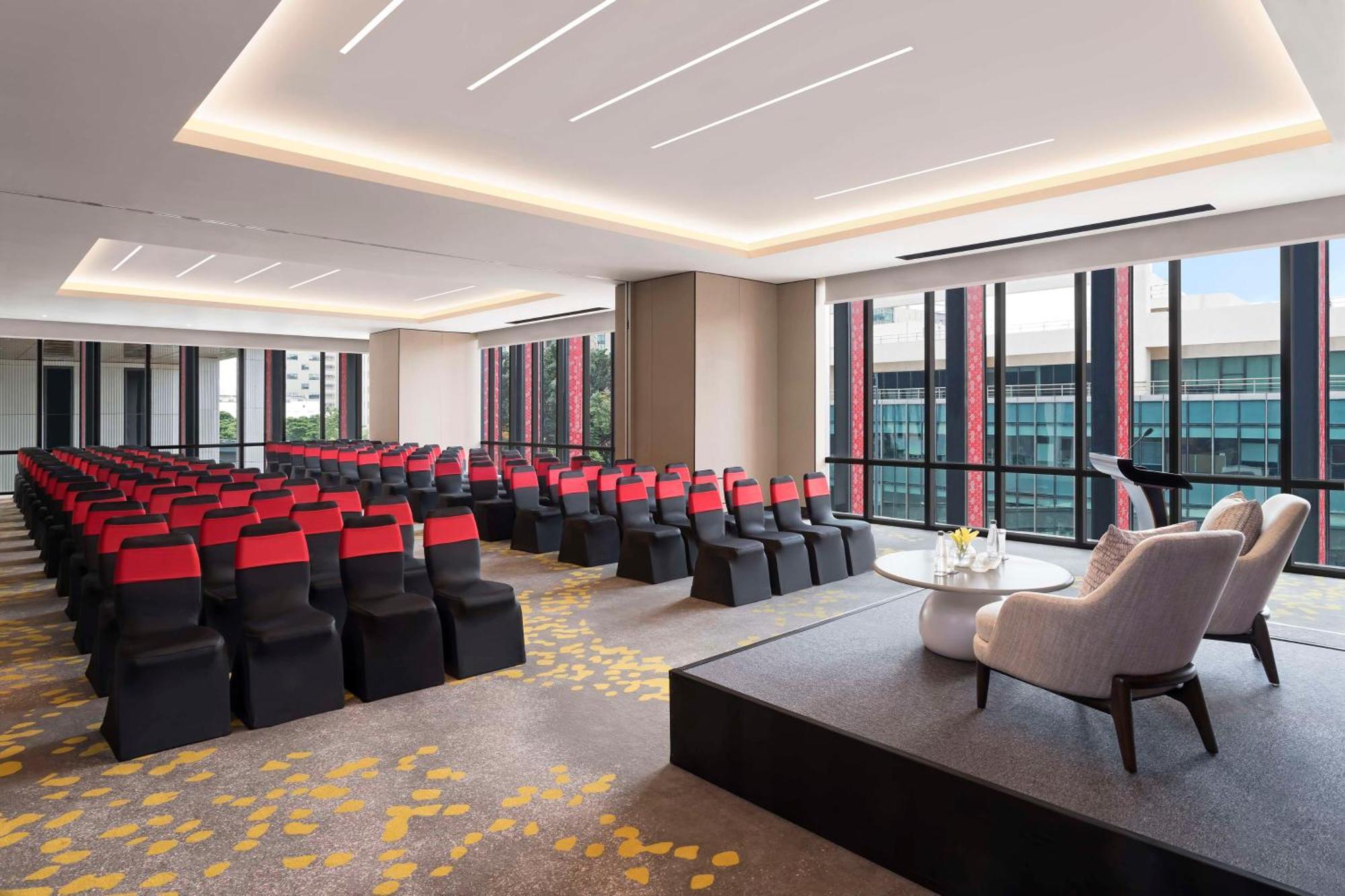 Hilton Bengaluru Embassy Manyata Business Park Ξενοδοχείο Εξωτερικό φωτογραφία