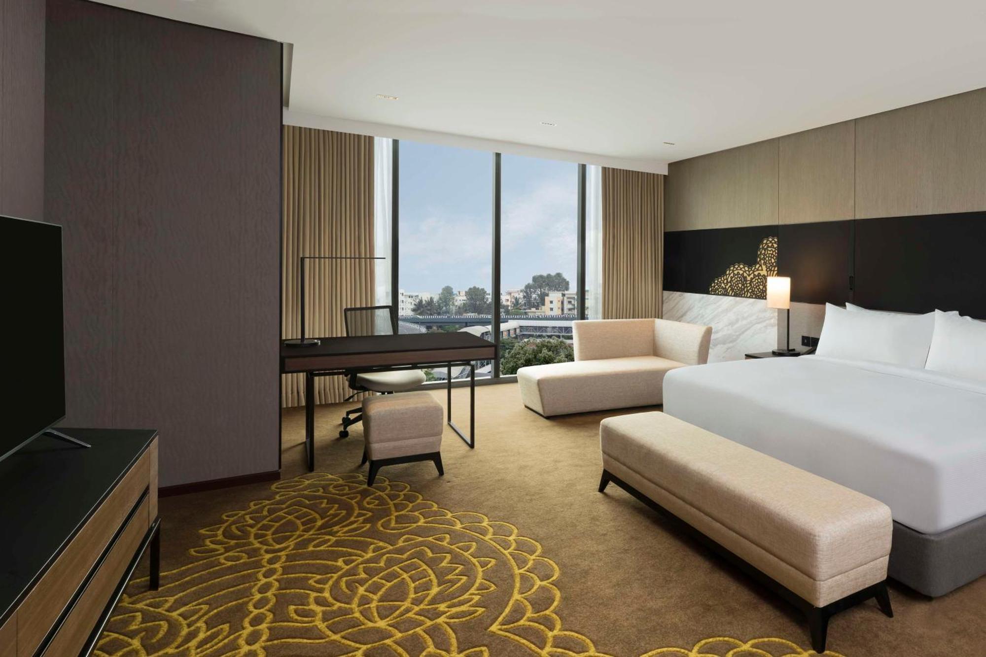 Hilton Bengaluru Embassy Manyata Business Park Ξενοδοχείο Εξωτερικό φωτογραφία