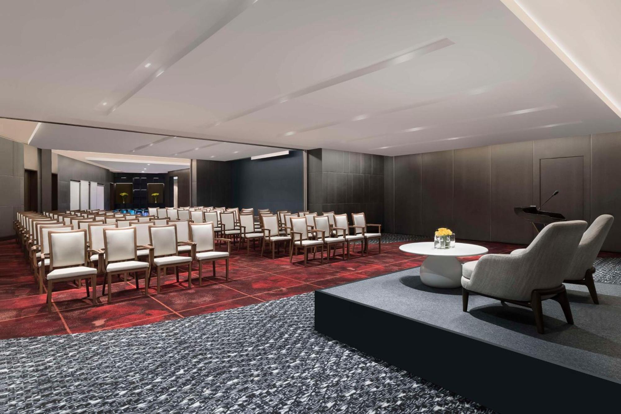 Hilton Bengaluru Embassy Manyata Business Park Ξενοδοχείο Εξωτερικό φωτογραφία