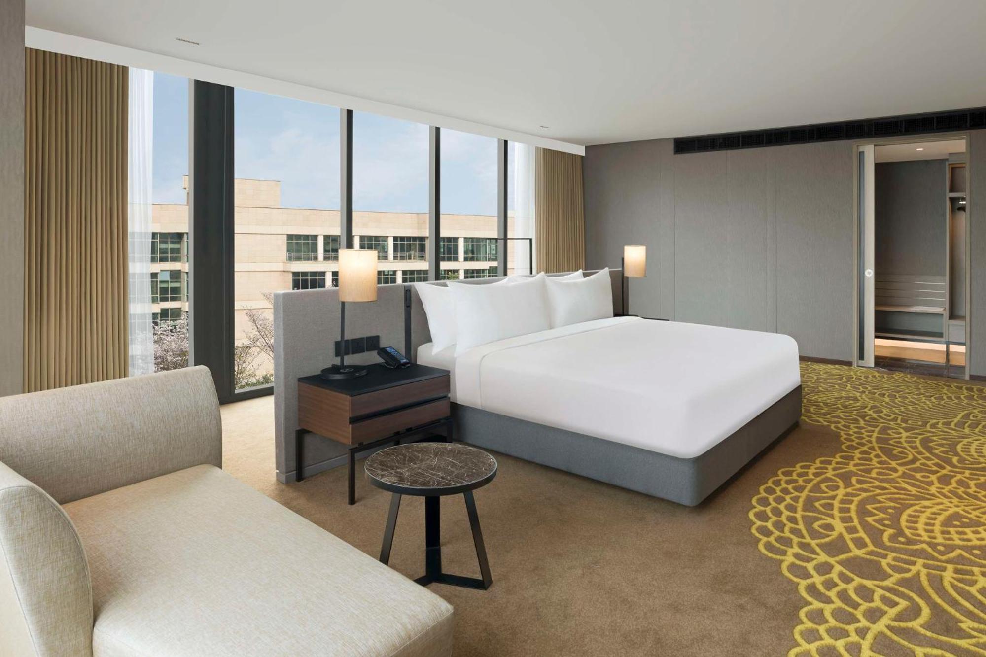 Hilton Bengaluru Embassy Manyata Business Park Ξενοδοχείο Εξωτερικό φωτογραφία