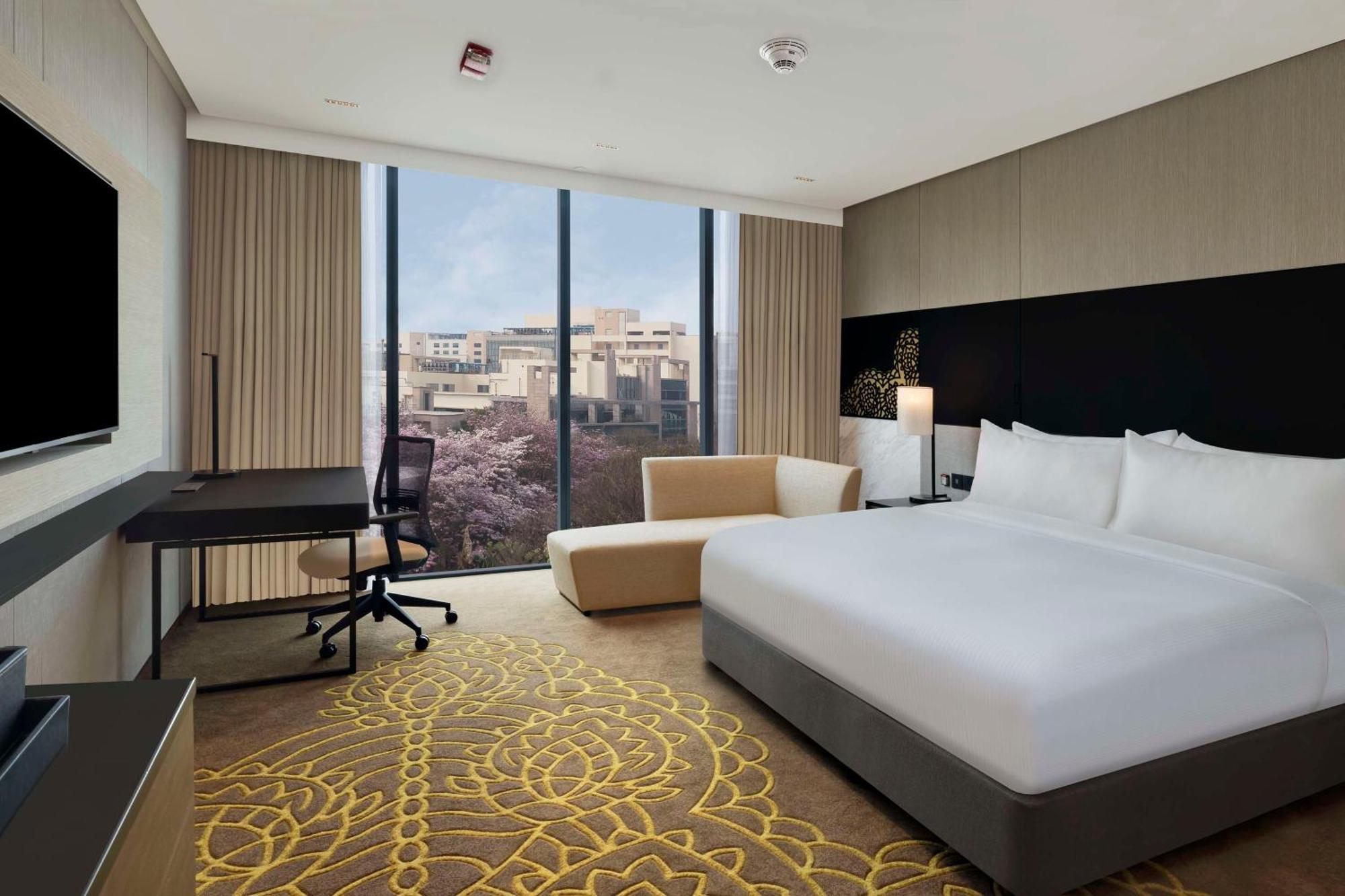Hilton Bengaluru Embassy Manyata Business Park Ξενοδοχείο Εξωτερικό φωτογραφία