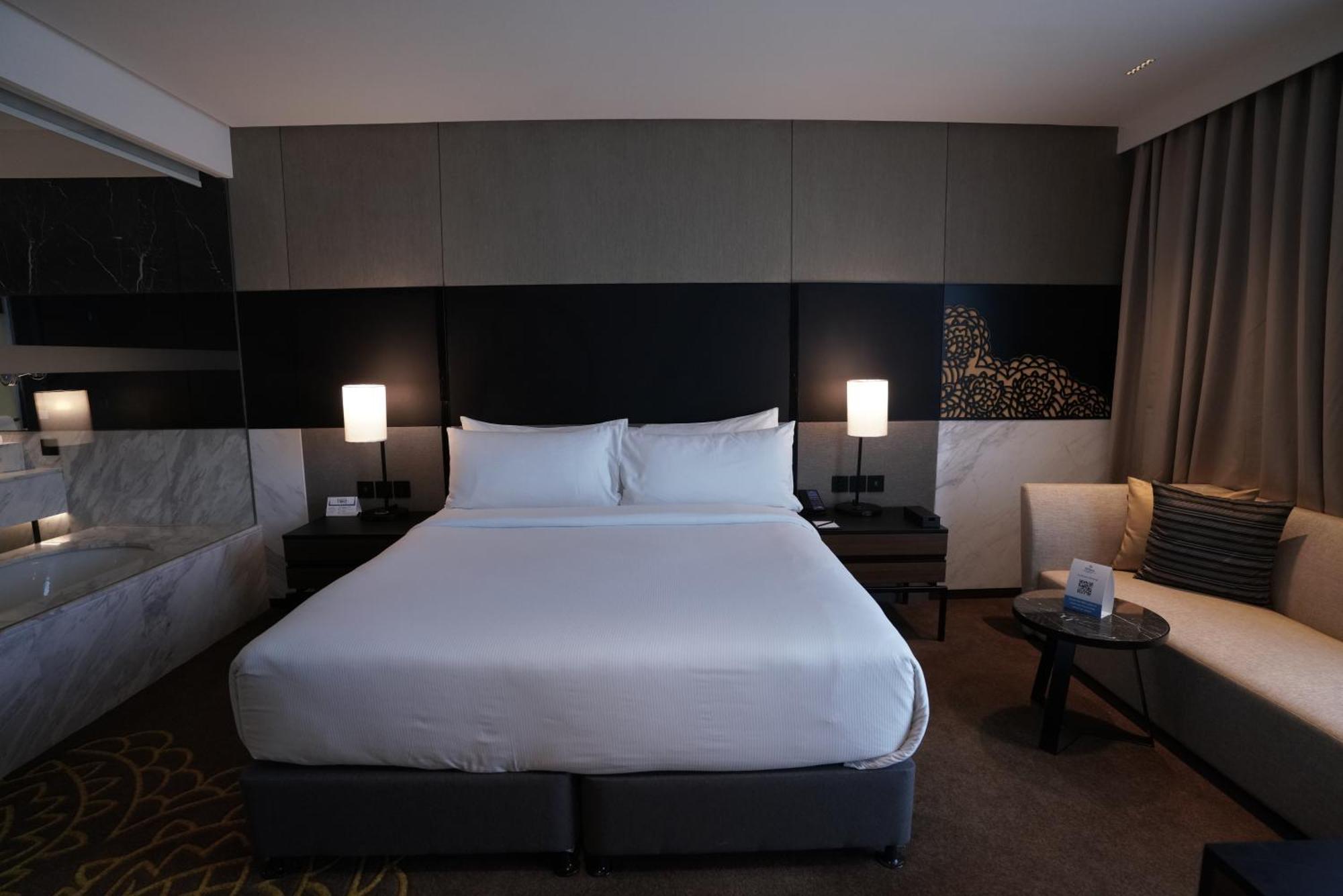 Hilton Bengaluru Embassy Manyata Business Park Ξενοδοχείο Εξωτερικό φωτογραφία